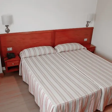 Hotel Maycar 2*